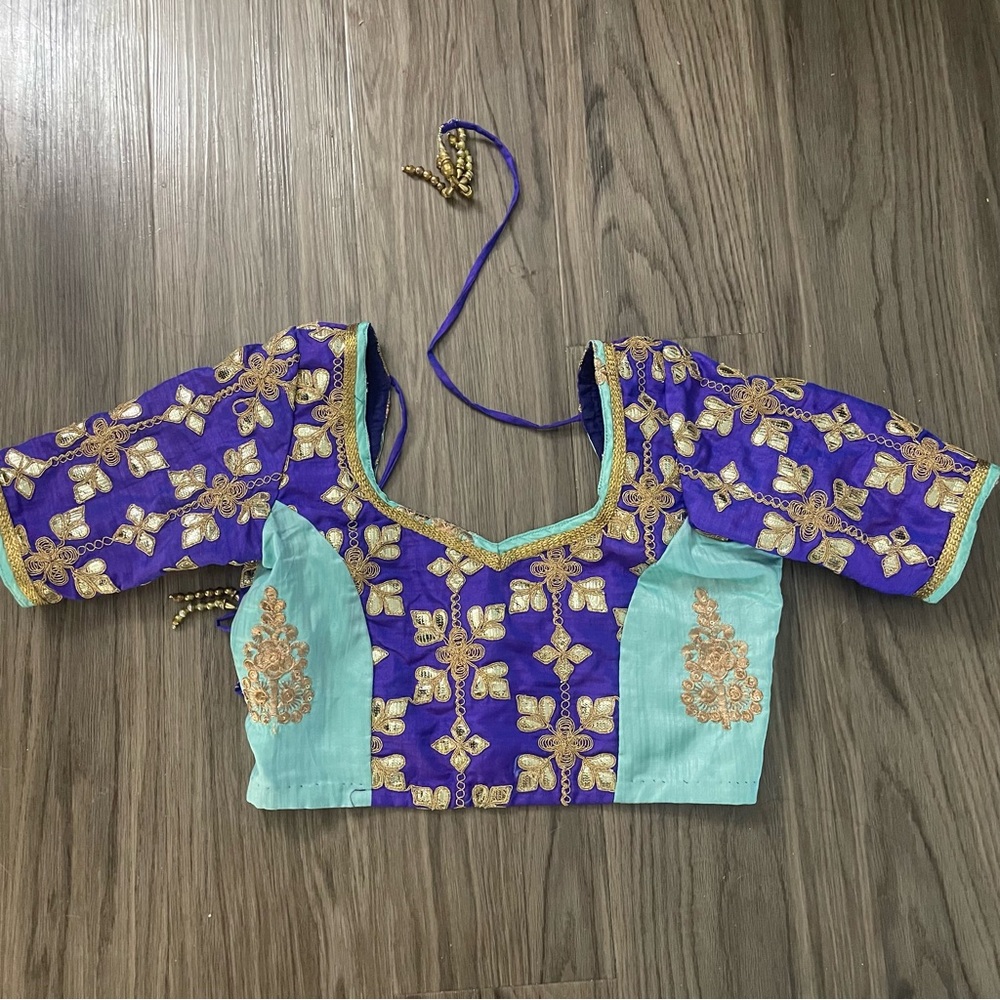 (SET) Purple/Blue Embellished/Embroidered Lengha